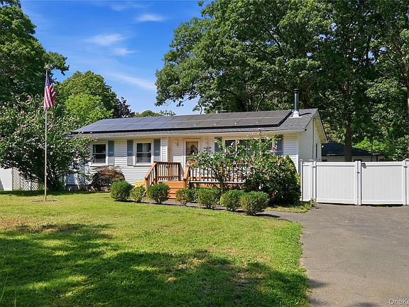 2nd image of 211 Hampton Avenue