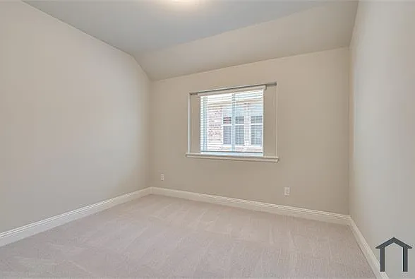 204 Rosewood Dr — Photo 28