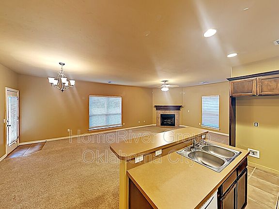 4th image of 6733 NW 125th Ct