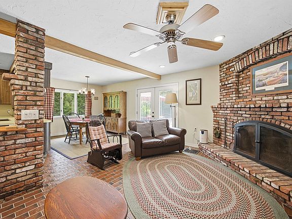 4th image of 16 Hemlock Avenue