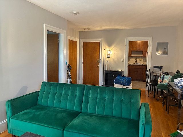 1st image of 1065 Beacon St APT 5