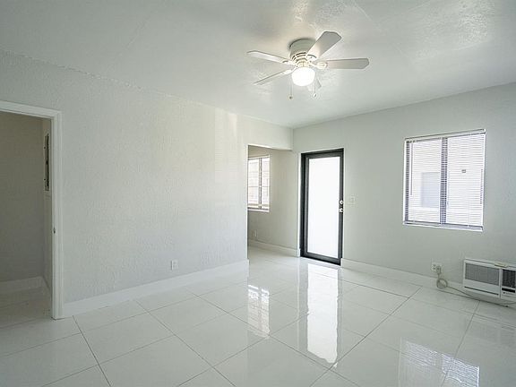 3rd image of 7935 Crespi Blvd Unit 2-7925R