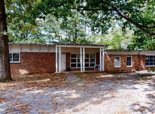 102 W Hills Ter, Dickson, TN 37055