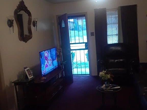 3rd image of 1530 Harlandale Ave