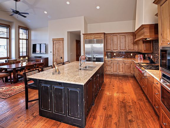 5th image of 213 Wildflower Ln