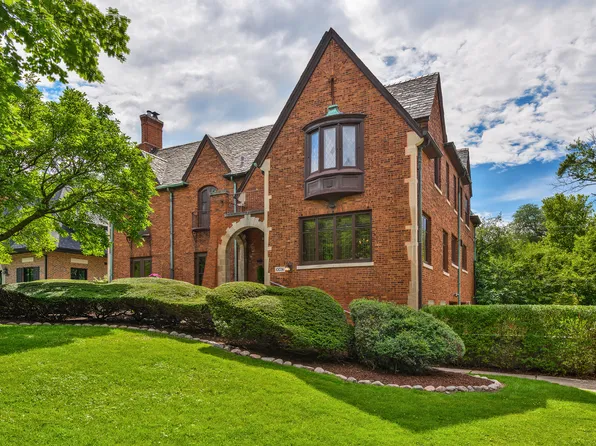 10036 S Winchester Ave, Chicago, IL 60643