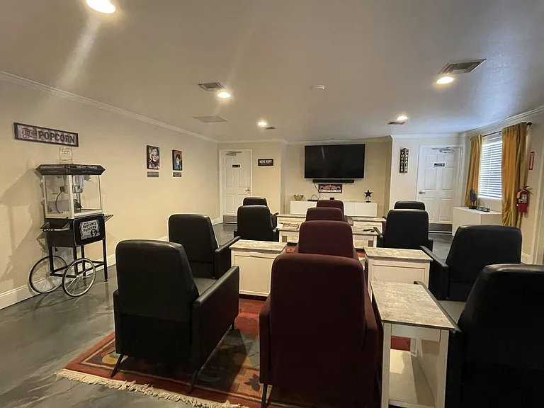 526 S Clubhouse Ln — Photo 44