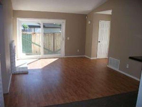 5th image of 2735 Eagle Creek Pl