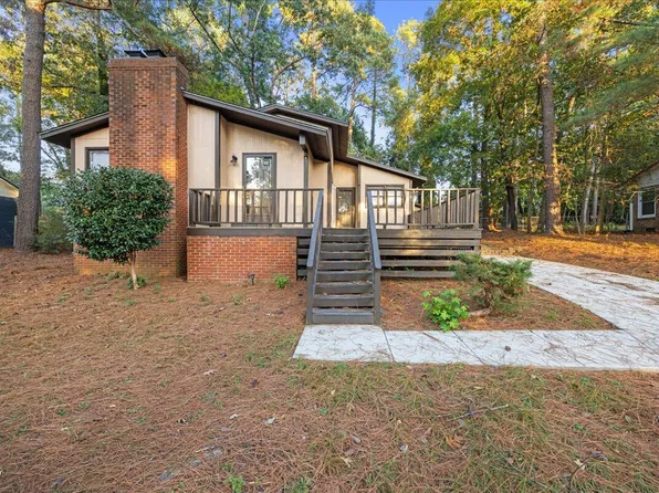 1605 Hickory Ridge Ct, Fayetteville, NC 28304