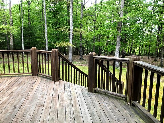 3rd image of 160 Woodland Dr