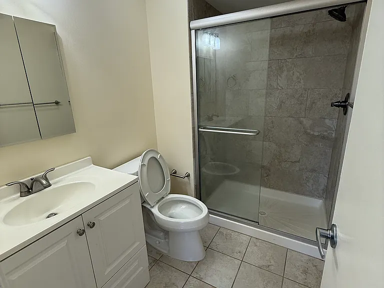 116 Wyndham Pl — Photo 14