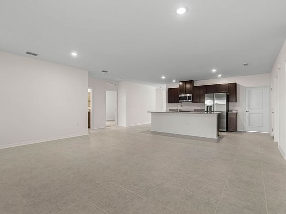 5th image of 73 Forest Hill Dr