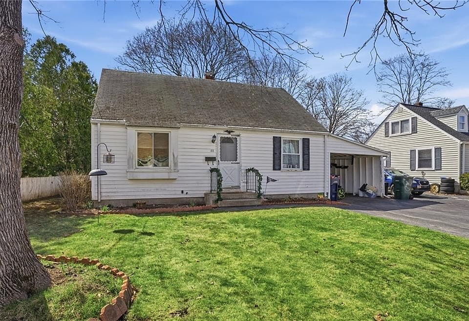 1st image of 111 Lake Dr