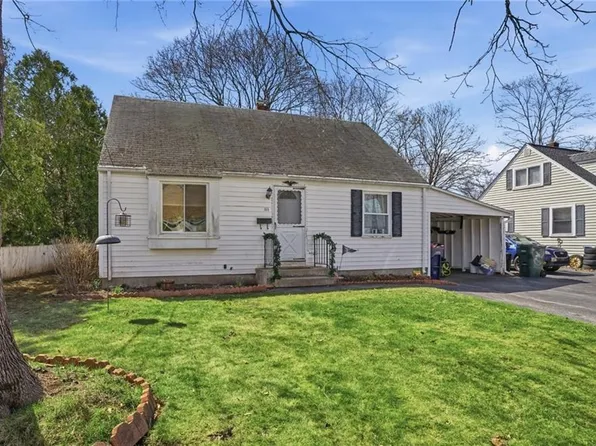 111 Lake Dr, North Kingstown, RI 02852