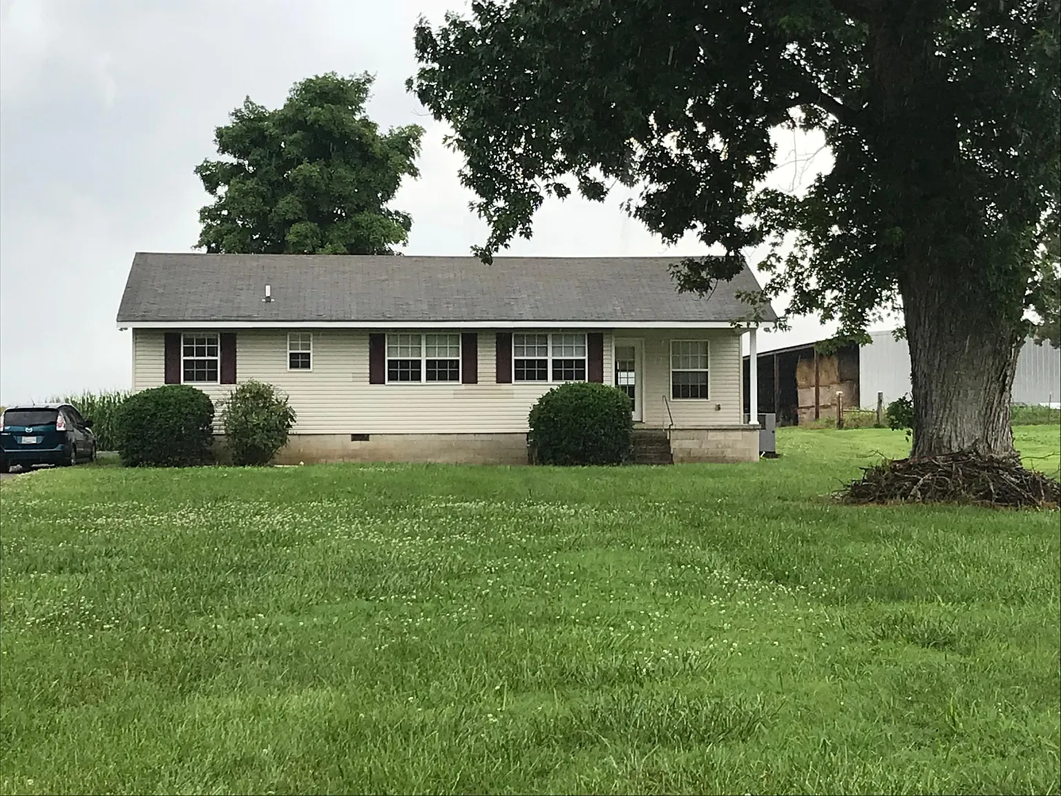 3 bed, 1.5 bath, 1261 sqft, $1,600 — Photo 1