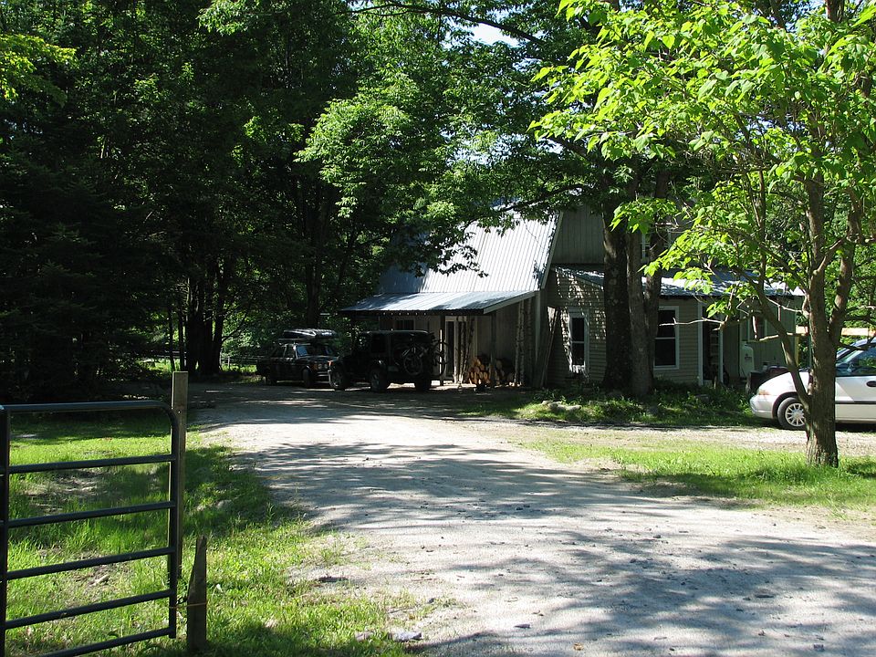2nd image of 225 Nichols Rd