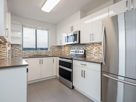 3rd image of 410 Carnarvon St #305