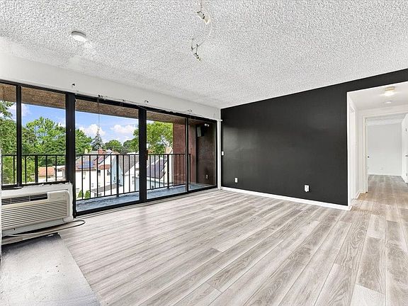 5th image of 55 Clinton Pl APT 404
