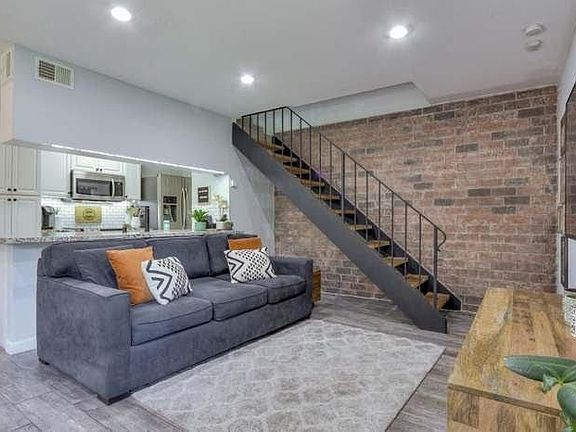2nd image of 755 Warring Dr APT 2