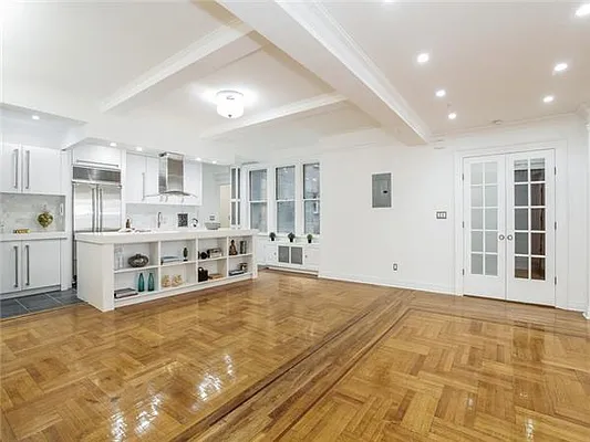 Sold by Avenue Sotheby's International Realty | media 25