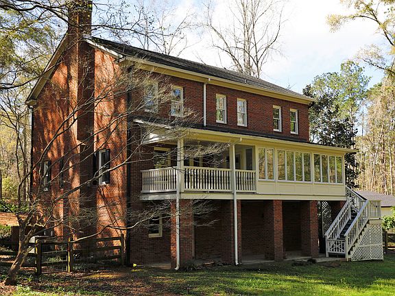 5th image of 957 Gentian Ct