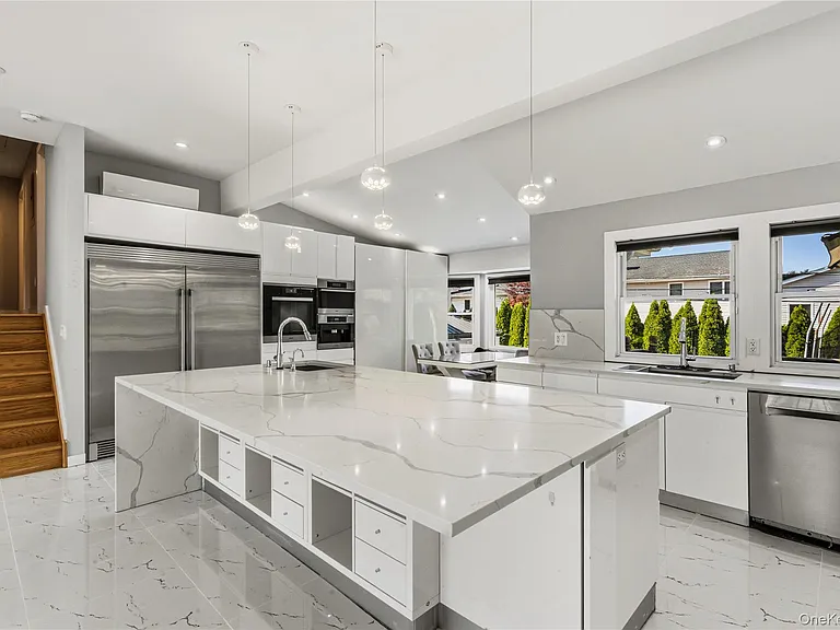31 Sutton Hill Ln — Photo 19