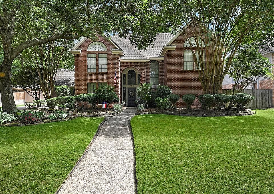 1st image of 5211 Maple Terrace Dr