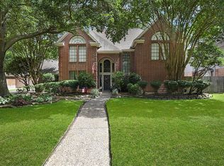 5211 Maple Terrace Dr, Kingwood, TX 77345