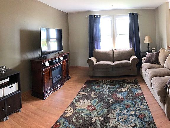 2nd image of 2766 Saybrooke Blvd