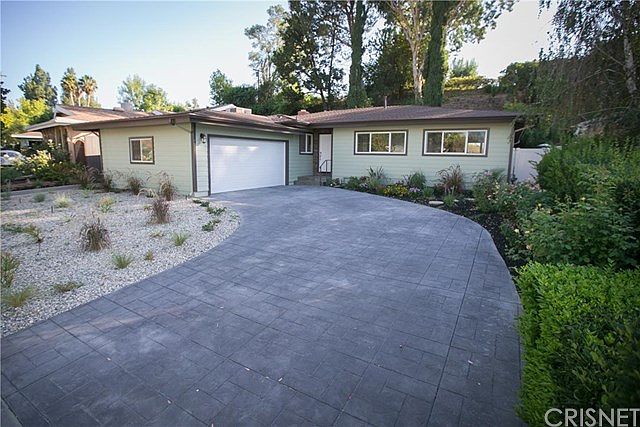 1st image of 23900 Oxnard St