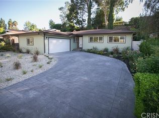23900 Oxnard St, Woodland Hills, CA 91367