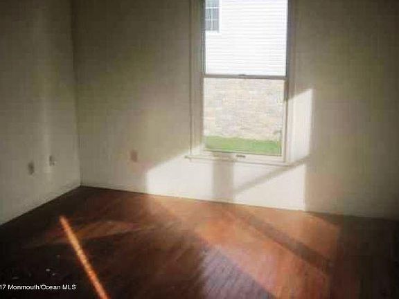 4th image of 24 Brainard Ave