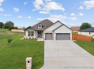 714 Prairie View Rd, Ardmore, OK 73401
