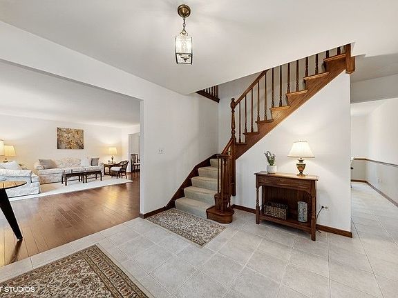 5th image of 2562 E Haverhill Ct