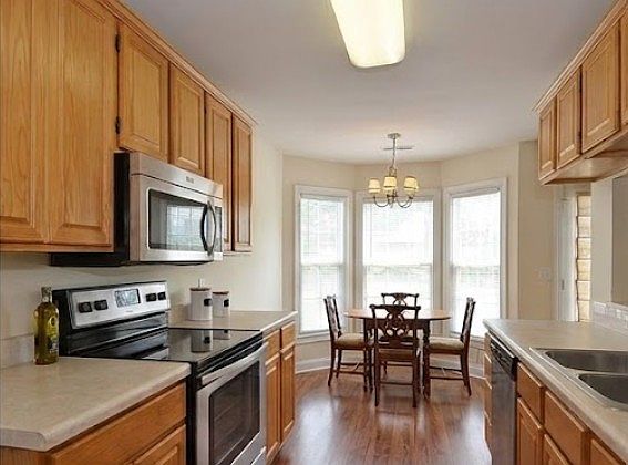 3rd image of 1240 Beaverton Trl