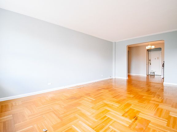 3rd image of 200 Haven Ave APT 6M