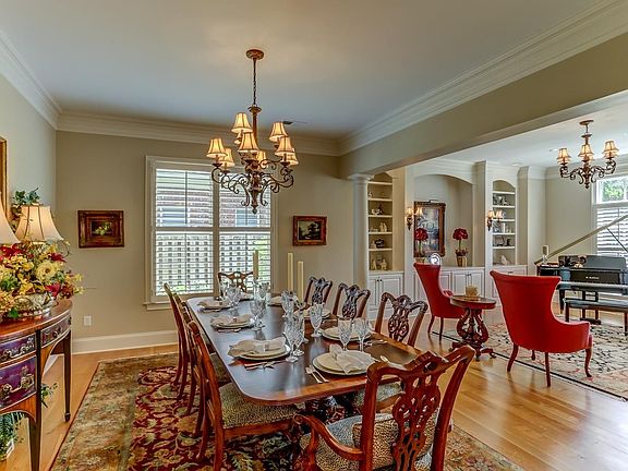 5th image of 9820 W Laurel Hollow Ln