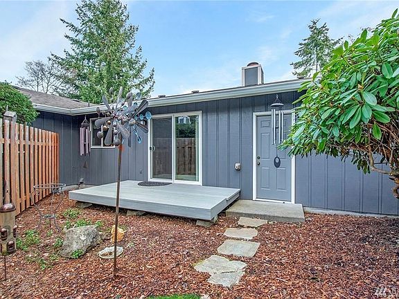5th image of 4120 Sunset Dr W