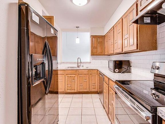 4th image of 2202 Seville Ct