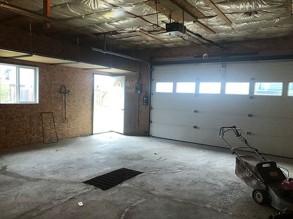 4th image of 9612 94th Ave