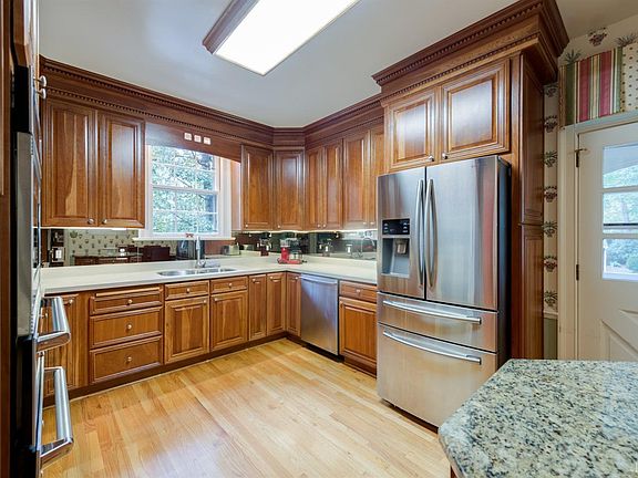 5th image of 3119 Sedgewick Dr