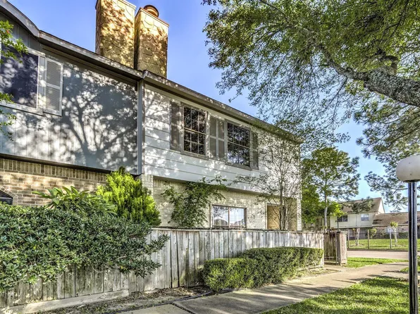 10763 Sandpiper Dr, Houston, TX 77096