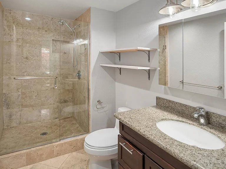 4214 W Lake Sammamish Pkwy NE #301 — Photo 19