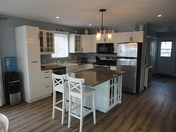 3rd image of 41 Brayden Dr