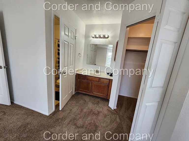 2261 Green Lake Rd NE — Photo 16
