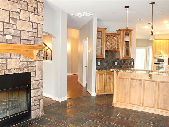 5th image of 1112 Autumn Oaks Ln