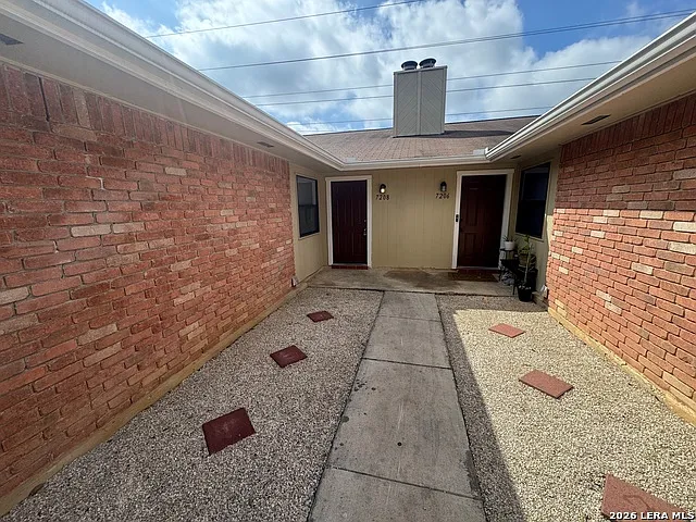 3 bed, 2.0 bath, 1239 sqft, $1,350 — Photo 3