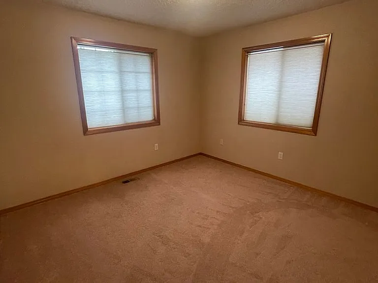 2663 Oak Ridge St NW — Photo 8