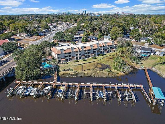 3rd image of 1307 RIVER HILLS Circle E #9