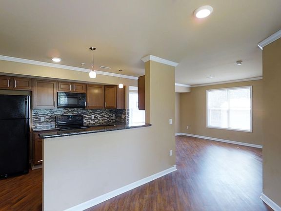 4th image of 3160 Millersport Hwy #240-09
